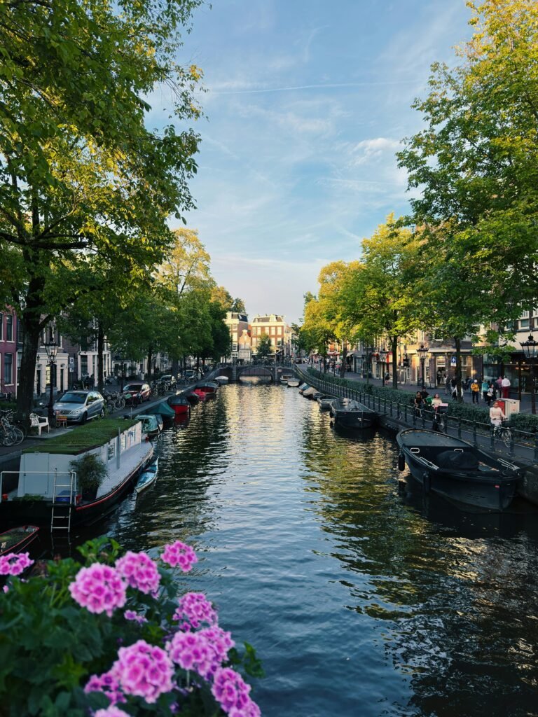 Ce que change une bonne localisation d'hébergement à Amsterdam pour visiter comme une locale