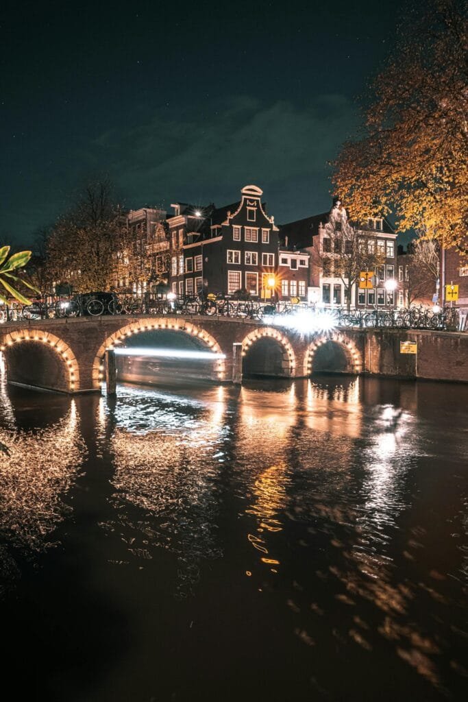 où loger à amsterdam : mes bons plans d'expatriée