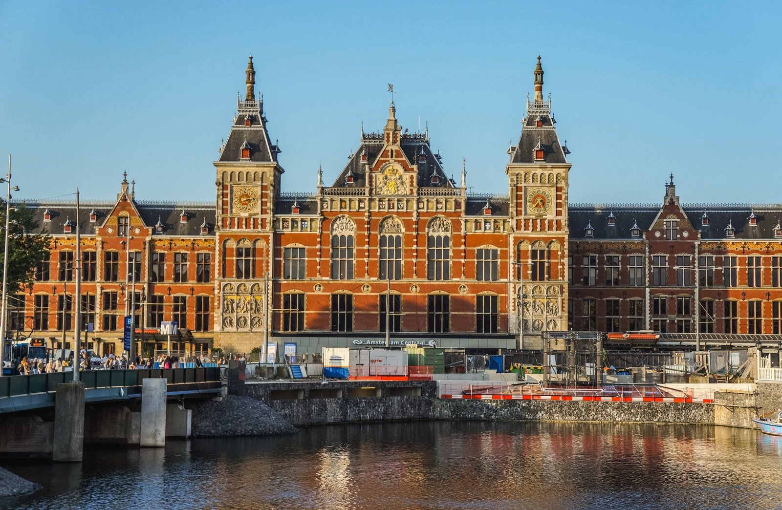 gare centrale d'amsterdam